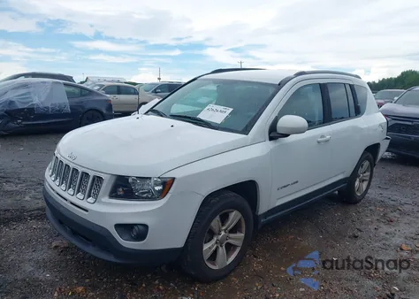 2016 Jeep Compass Latitude из США, поврежденный, VIN 1C4NJDEB9GD745076
